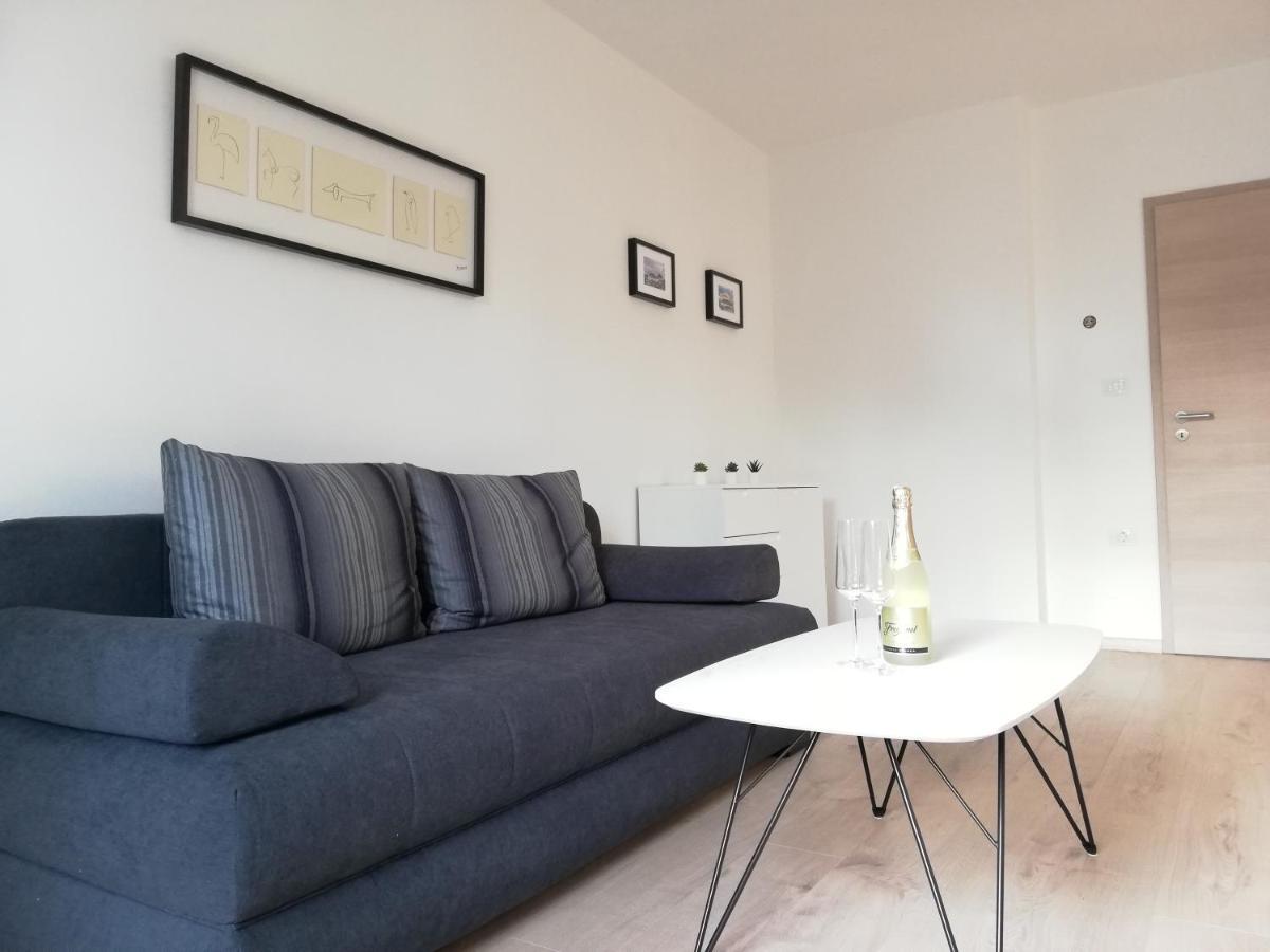 Apartment Punta Premantura E With Garden Eksteriør billede