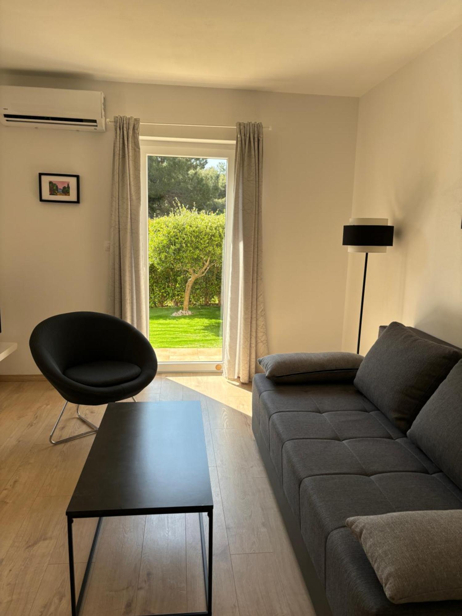Apartment Punta Premantura E With Garden Eksteriør billede