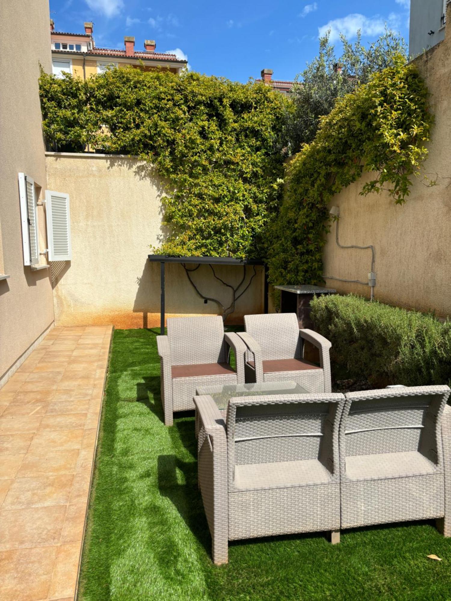 Apartment Punta Premantura E With Garden Eksteriør billede